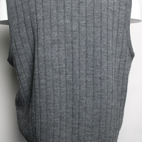 Comfort Knits Large Sleeveless Pullover - Picture 3 of 5